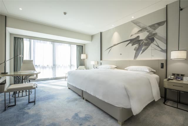 KING PREMIUM FAMILY ROOM