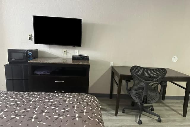 2 Queen Bed Smoking