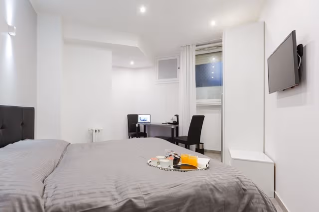 Double Room, 1 Queen Bed, Non Smoking, Private Bathroom