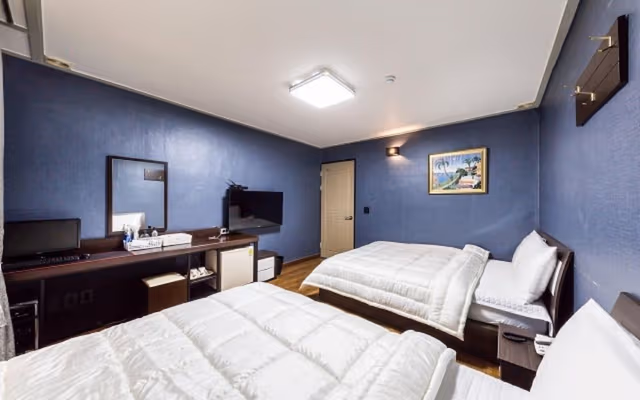 Economy Twin Room, 2 Double Beds