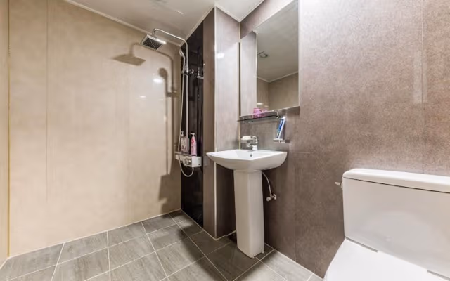 Economy Triple Room, Multiple Beds