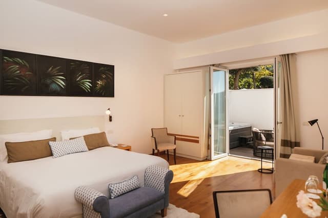 Junior Suite (Jacuzzi)