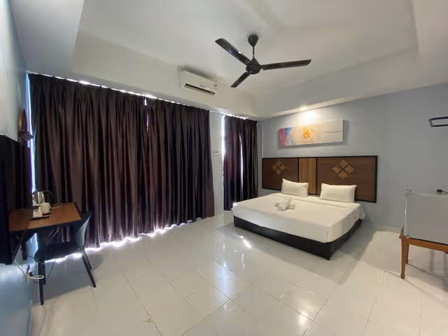 Deluxe King Room