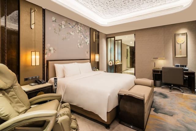 Grand Deluxe Room