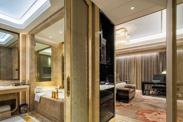 Grand Deluxe Room