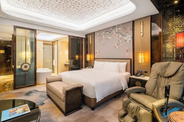 Grand Deluxe Room