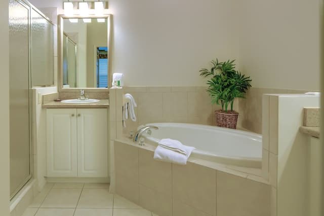 2 Bedroom Villa with Den, Classics