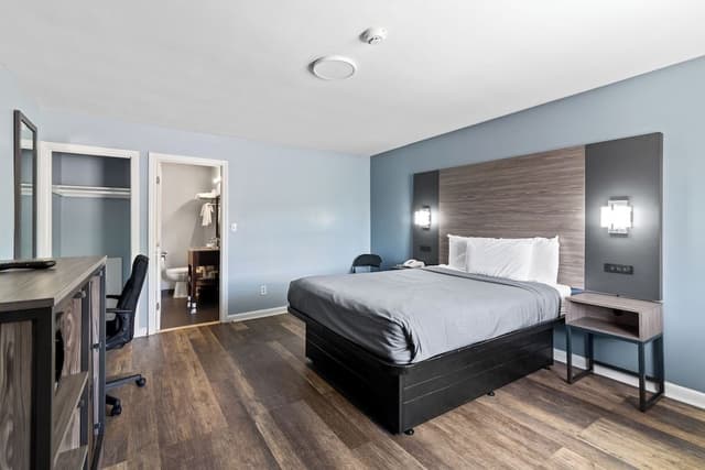 Room, 1 Queen Bed, Non Smoking