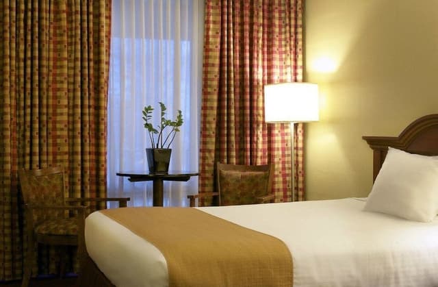 Standard Room, 1 King Bed
