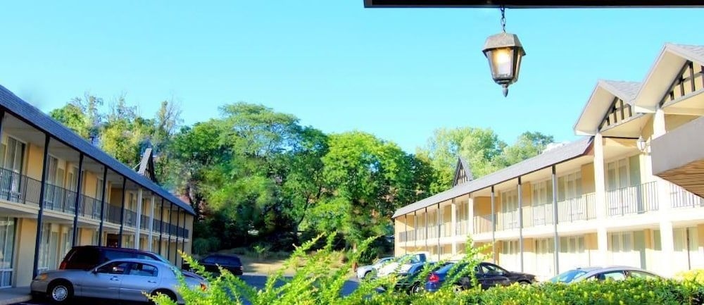 West Gate Inn Nyack2
