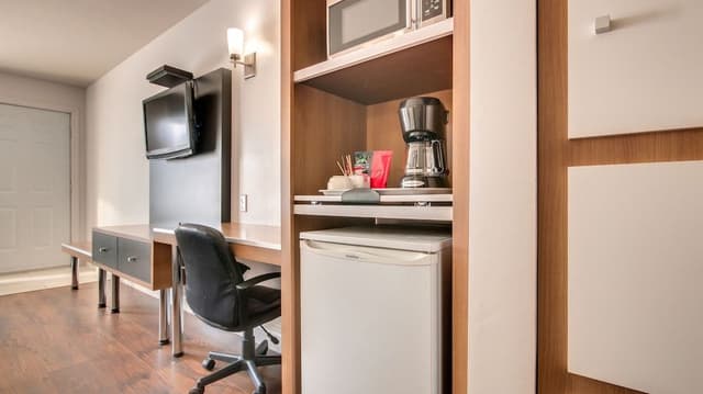 Deluxe Room, 2 Queen Beds, Ground Floor