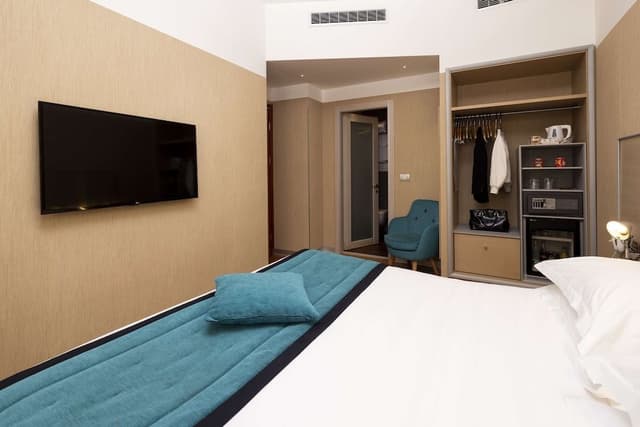 Deluxe Room, 1 King Bed, Non Smoking