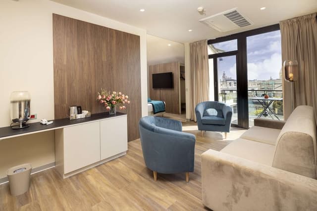 Junior Suite, Multiple Beds, Non Smoking, City View