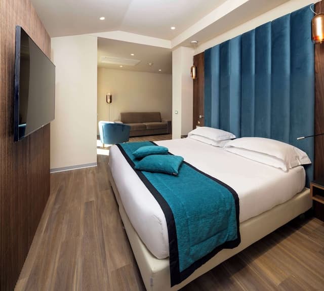 Junior Suite, Multiple Beds, Non Smoking, City View