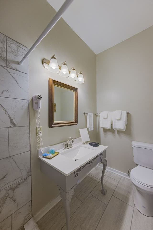 The Susan Klein Bonham Room #4