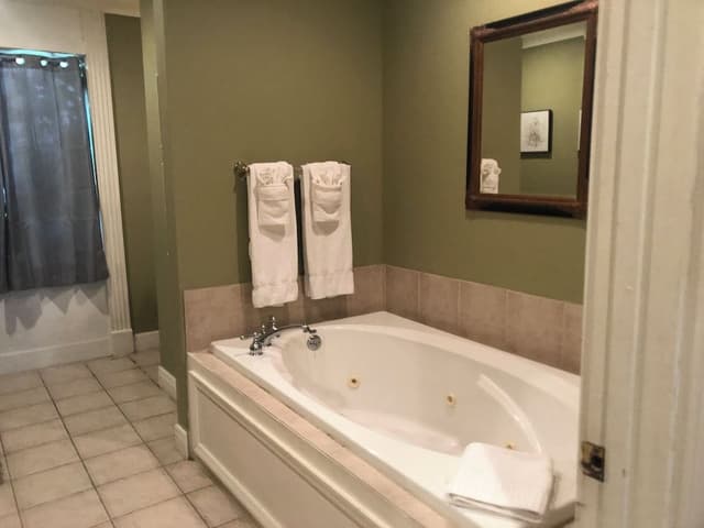 Riverview Grande Suite #33