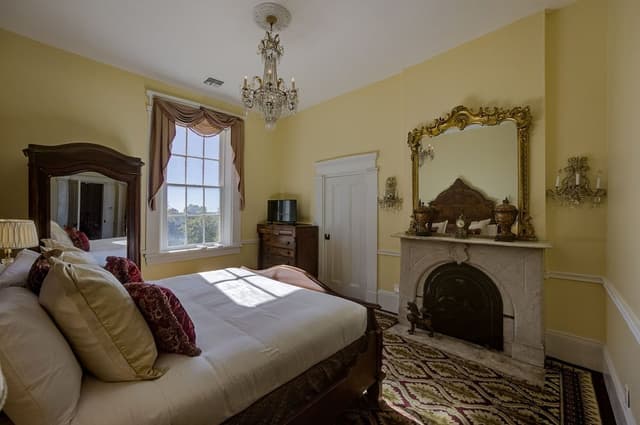 John and Elizabeth Klein's Grand Suite #9