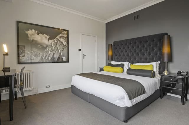 Heritage Valley View Room