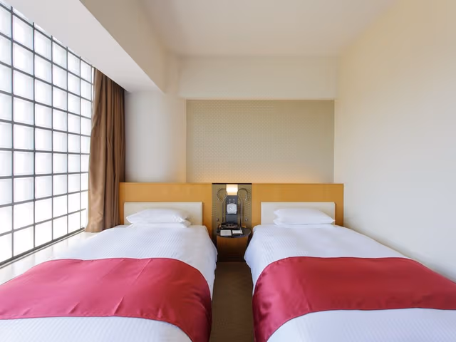 Standard Twin Room, Smoking (Palace Side)