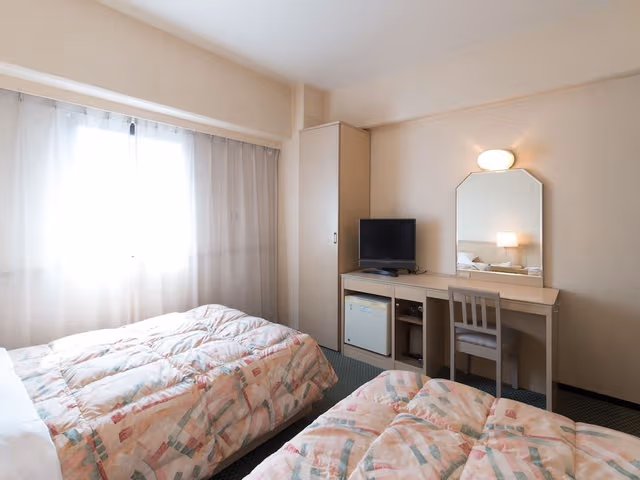 Twin Room, Smoking