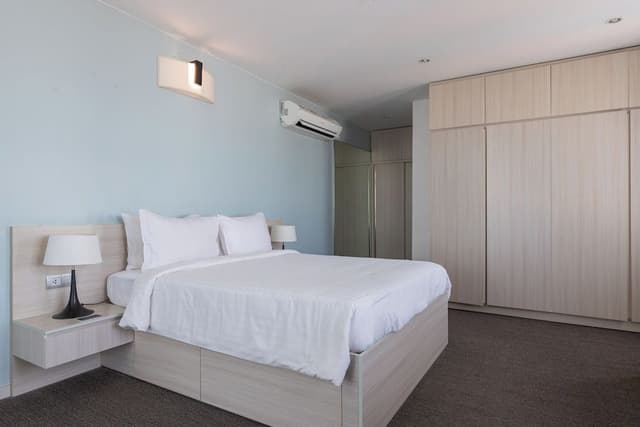 One-Bedroom Apartment with City View
