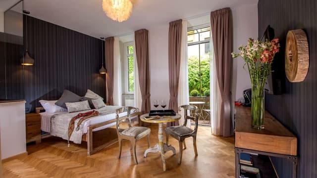 Deluxe Suite, Balcony