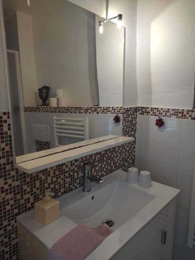 Comfort Single Room, Ensuite, City View (Chambre double Marine)