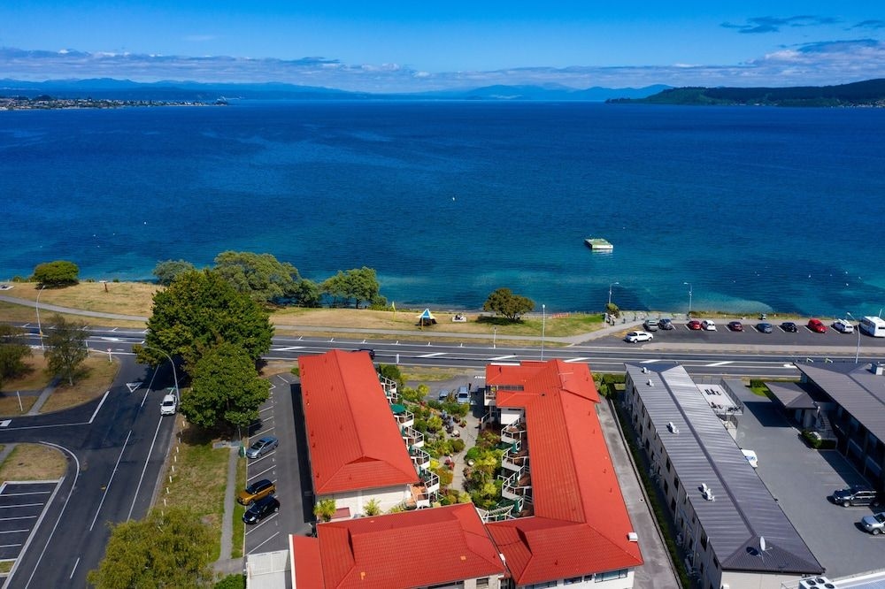 Taupo Ika Nui0