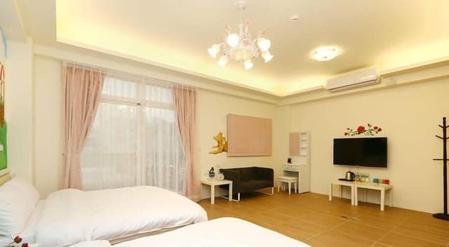 Standard Quadruple Room (City View)