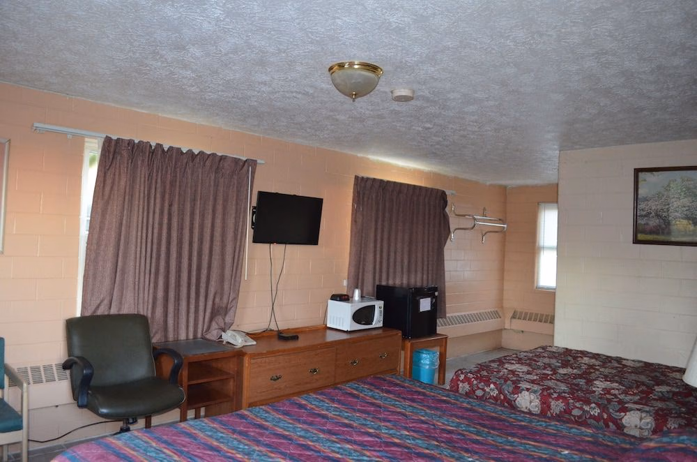 Admiral Motel3