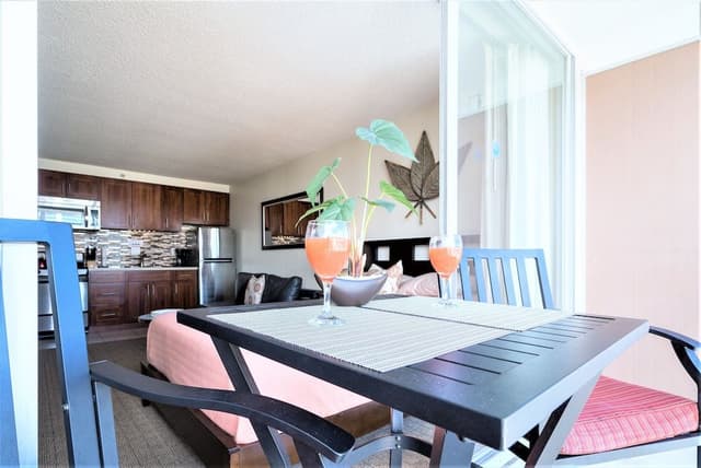 #1702 - The Palm Studio with Full Kitchen