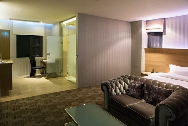 Business Standard Suite Check in time starts from 6pm