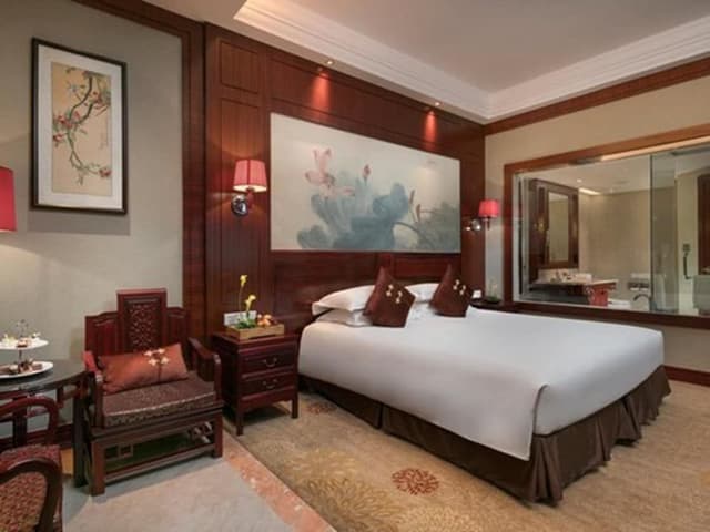 Deluxe Room, 1 King Bed, Garden View