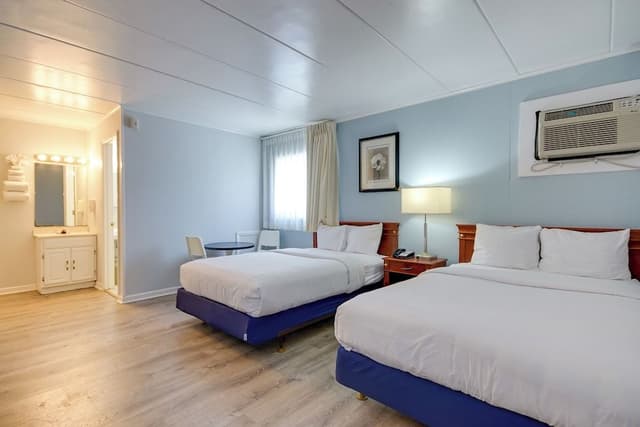 Standard Room, Multiple Beds (Street View)
