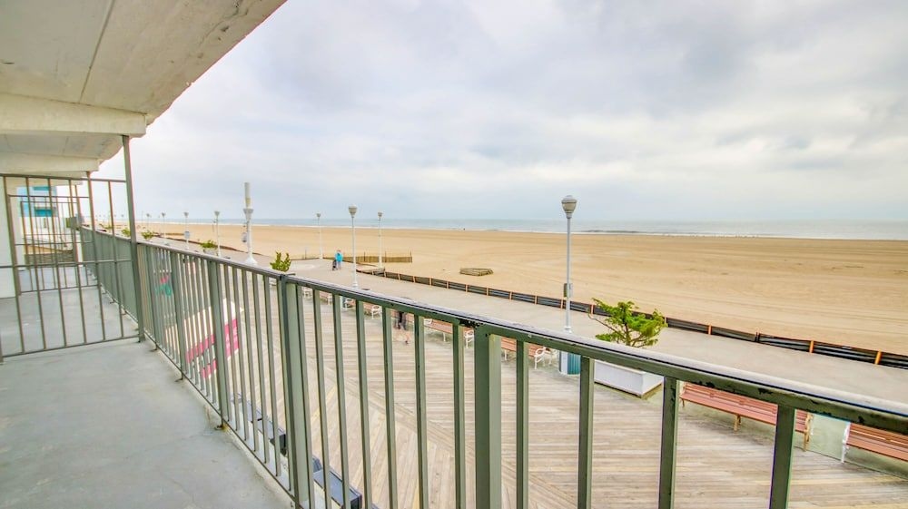 Rideau Oceanfront Motel2
