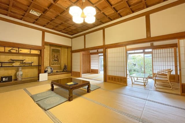 Family Room, Non Smoking, Shared Bathroom (1F)