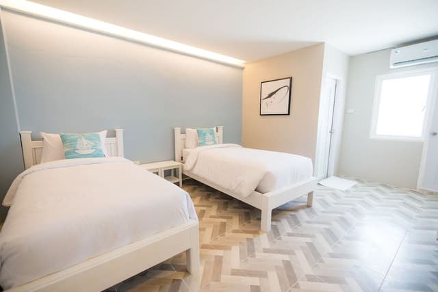 Standard Twin Room with Balcony