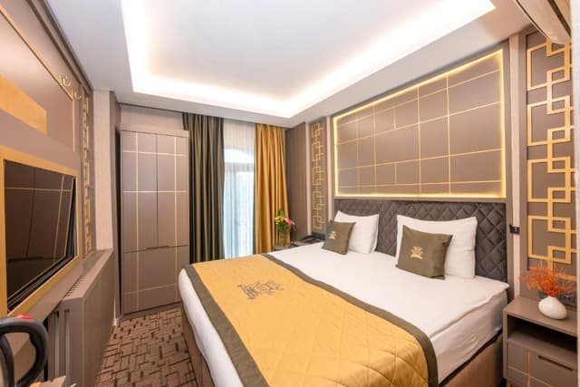Deluxe King Room