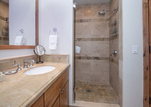Condo, 3 Bedrooms