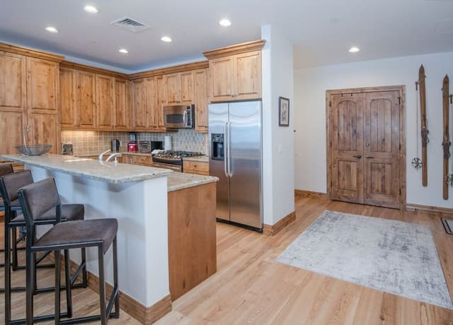 Condo, 3 Bedrooms