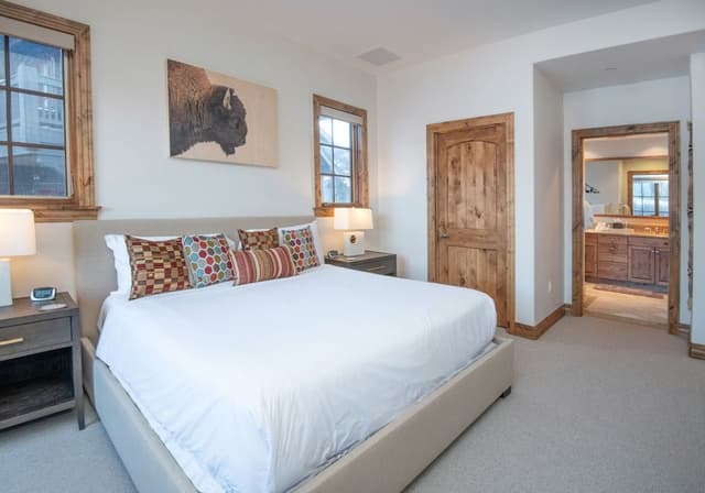 Condo, 3 Bedrooms