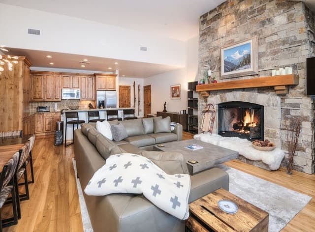 Condo, 3 Bedrooms