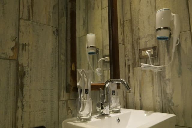 Posh Twin Room Ensuite with Bath