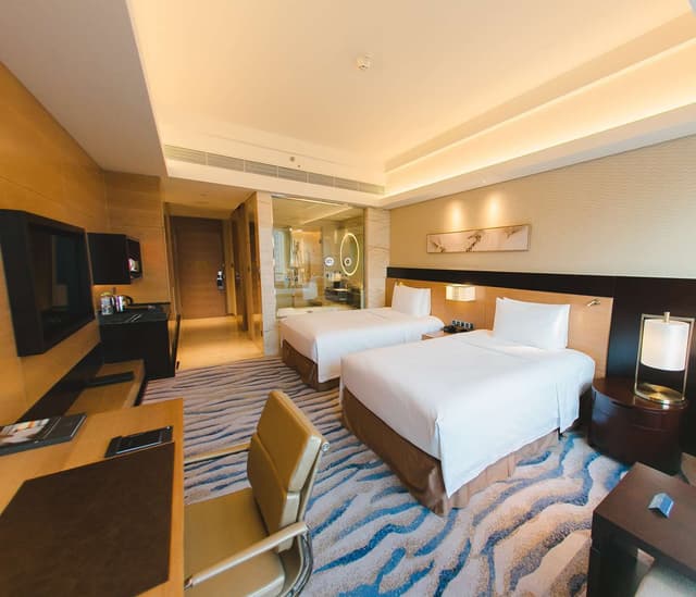 TWIN DELUXE ROOM SEA VIEW HIGH FLOOR