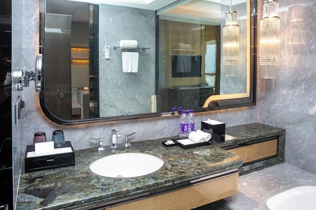 Superior Room, 2 Twin Beds, City View