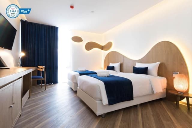 Premier Corner Room