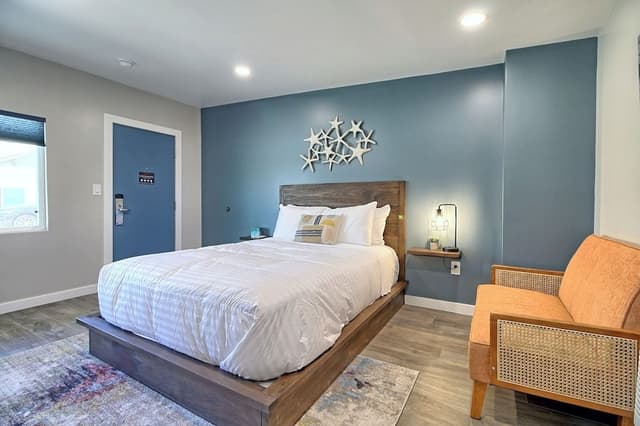 Deluxe Room, 1 Queen Bed
