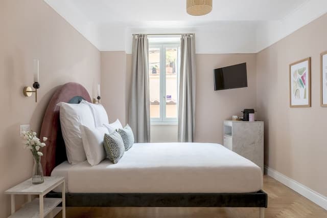 Connecting, Two Bedrooms, One Bathroom
