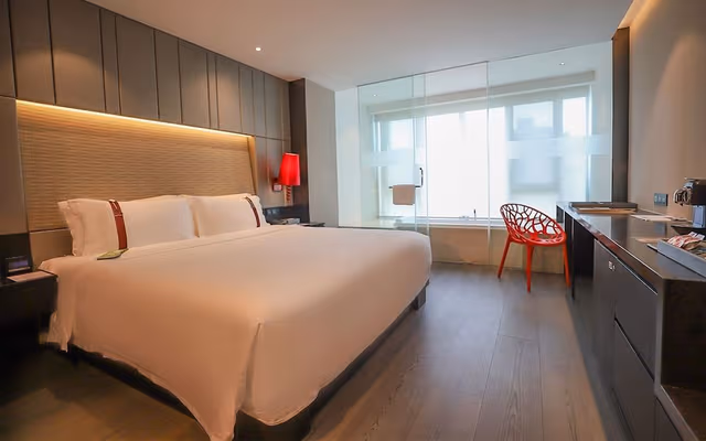 Rhombus Supreme Room