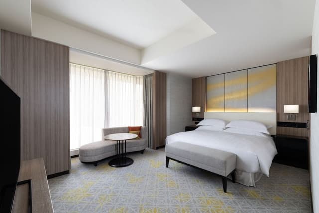 JUNIOR SUITE, Club lounge access, 1 King